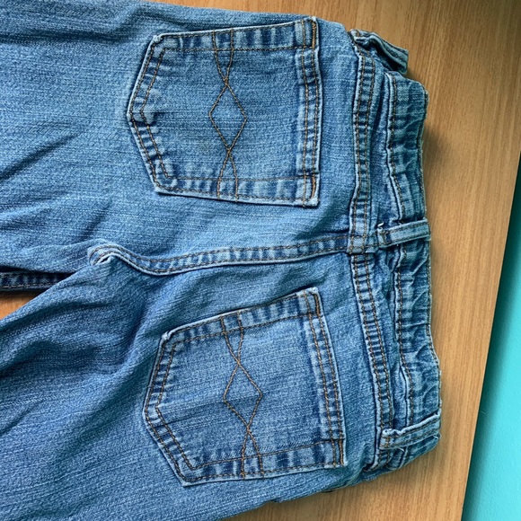 Girls faded light wash blue jeans💙💙 - Picture 2 of 8